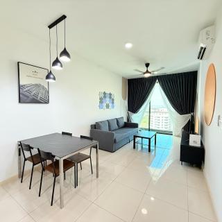 Macrolink 2B2R 7 pax Condo Medini near legoland - - 3