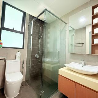 Macrolink 2B2R 7 pax Condo Medini near legoland - - 1