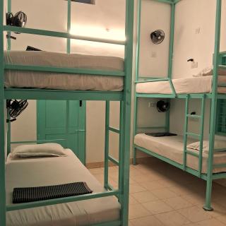 Molly's Hostel - 9