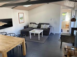 Lovely Cottage Near Beautiful Bathing Beach - Otterup - 1