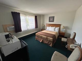Marina Hotel - Port Alberni - 0