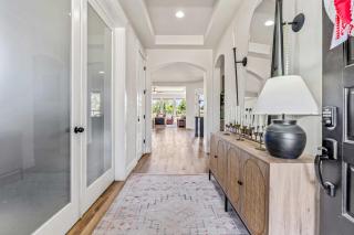 Modern 5BR Retreat with Hot Tub Cold Plunge & Park - Meridian - 6