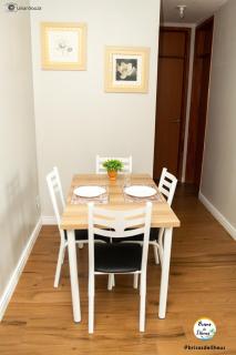 Apto na Praia dos Milionários - 2 quartos com Ar - 1 suíte - Cozinha completa - Bem equipado e funcional - Em Condomínio com Piscina, Academia e Parquinho - Ideal para Turismo e Trabalho - 5