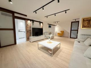 Private home with pool & beach, Vacation Near Center, Yard, BBQ, Mountain View, Free Parking - Belgrado - 7