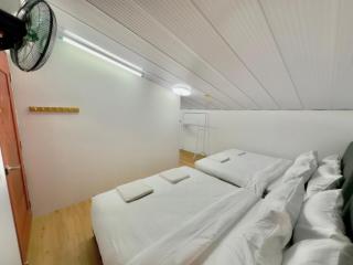 Spacious 2 Storey Homestay Tanjung Bungah 25Pax - 9