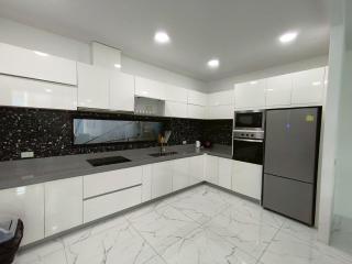 TYb04 芭提雅北歐風格四臥室別墅 - 1