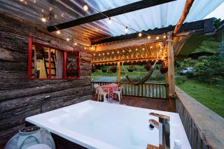 Beautiful Cabin Love and Nature - - 9