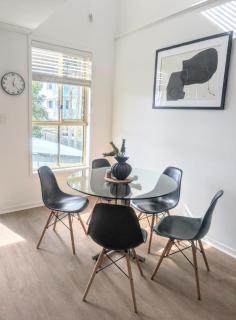 HEART OF Cotton Tree- walk to BEACH & RIVER - Maroochydore - 7