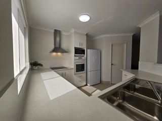 Pelican Shore Villa 12 - Kalbarri WA - 6