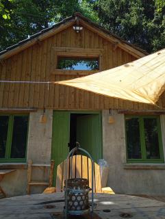 cabane au bord de l'eau pas de carpe dans l'étang pas d'électricité ! - 8