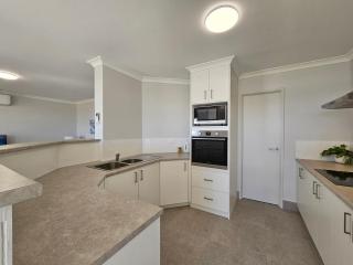 Pelican Shore Villa 1- Kalbarri WA - 6