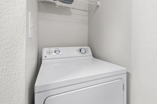 Modern 2BR Downtown Austin Pool, Gym, Parking - Austin - 5