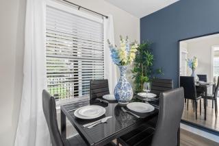 Modern 2BR Downtown Austin Pool, Gym, Parking - Austin - 1