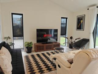 Black Pearl-4 bedroom brand new designer house - Prebbleton - 8