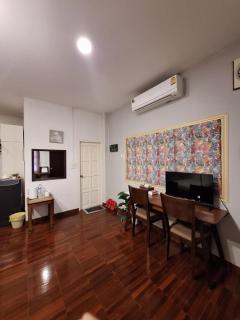 INCM Guesthouse - 8