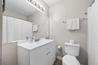 Stylish 2BR in Downtown, Pool Gym, near Airport - Austin - 8