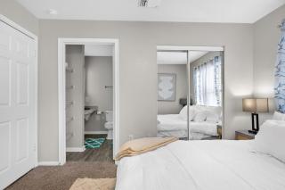Modern 2BR near Downtown Pool, Gym, Free Parking - Austin - 6