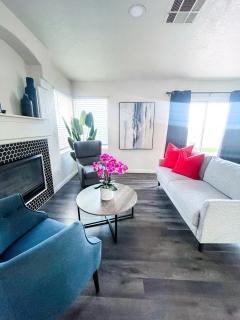 VEGAS GEM 4BDR KING BED Wifi GARAGE PRKNG - 7