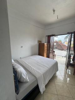 Canggu 77 Guest House - 8