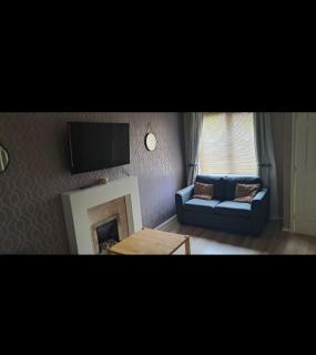 Family Room in a 2 bed room house - 7