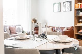 KozyGuru | 1BR Stunning CBD Views | Walk to All - Sydney - 1