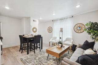 Stylish Boho Oasis Mins from Downtown Dallas - 1