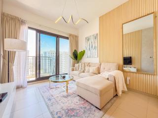 817 Designer Stay High-End With Flamingo Livings - 0