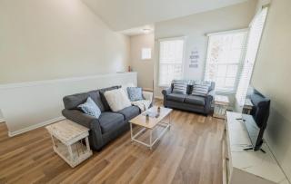 3 Bedroom Luxury Condo with Resort Pool, Game Room, and Gym - 7