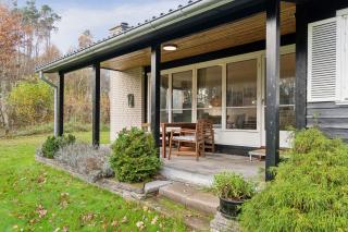 Cozy Cottage Steps From Lyngsbæk Beach - 6