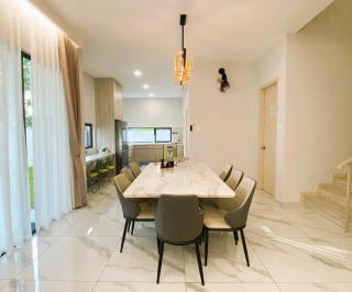 Hillside Loft 4Bed5Bath1King5Queen1SofaBed 16pax - Seremban - 5