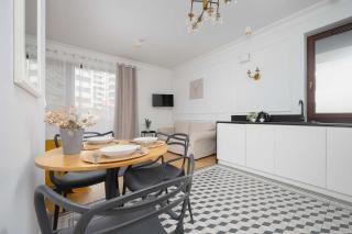 Atmospheric Studio with Terrace and Parking by Noclegi Renters - Warsaw - 1