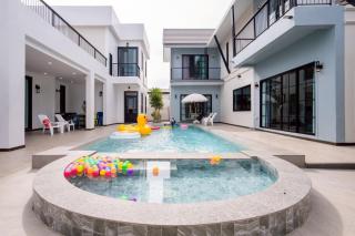 Level FIVE pool villa Pattaya - Ban Huai Yai - 1