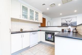 Spacious 2BR Home in Tranquil Leafy Neighborhood - Hosted by CanStay - Canberra - 8