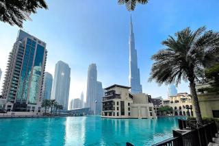 Luxury 2BR- Pool with Burj View- 2 Min to Dubai Mall - 5