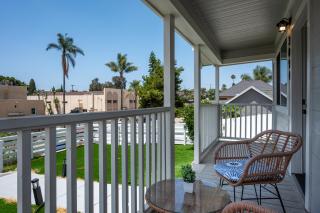 2BR Bungalow Parking WD Near Downtown - 8