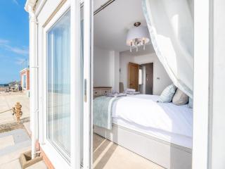 2 Bed in Tywyn DY052 - 1