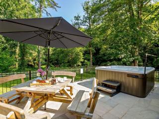 4 Bed in Abergele 88973 - Llanfair Talhaiarn - 0