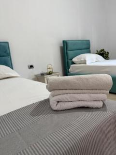 Cozy Room Close to the Airport - Kamëz - 6