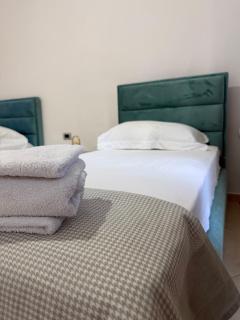 Cozy Room Close to the Airport - Kamëz - 5