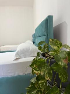 Cozy Room Close to the Airport - Kamëz - 3