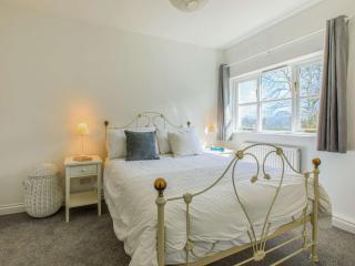 3 Bed in Lyme Regis 61809 - Combpyne - 2