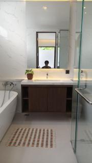 Quiet enclosed modern villa - 3