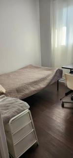Private room on upper floor - 2