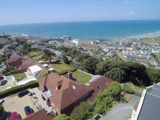 6 Bed in Westward Ho 47214 - Westward Ho - 0