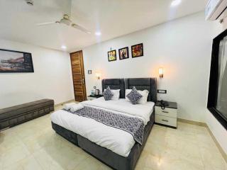 Townhouse The Grand Villa - New Delhi - 8