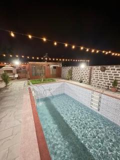 Hovakimyans Hotel And Pool N1 - - 4