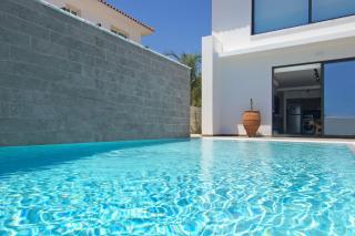 Votsalo Villa - 30m from Med Sea - 1