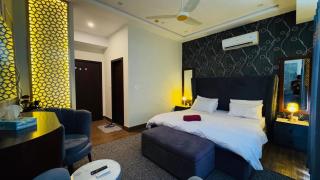 Executive 1BHK Apartment with Scenic Balcony View - Rawalpindi - 9