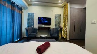 Executive 1BHK Apartment with Scenic Balcony View - Rawalpindi - 6