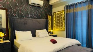 Executive 1BHK Apartment with Scenic Balcony View - Rawalpindi - 7
